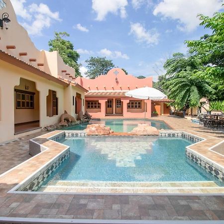 Capital O 1110 Khaoyai Cowboy City Resort 慕斯 外观 照片