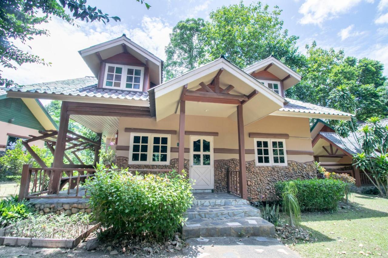 Capital O 1110 Khaoyai Cowboy City Resort 慕斯 外观 照片