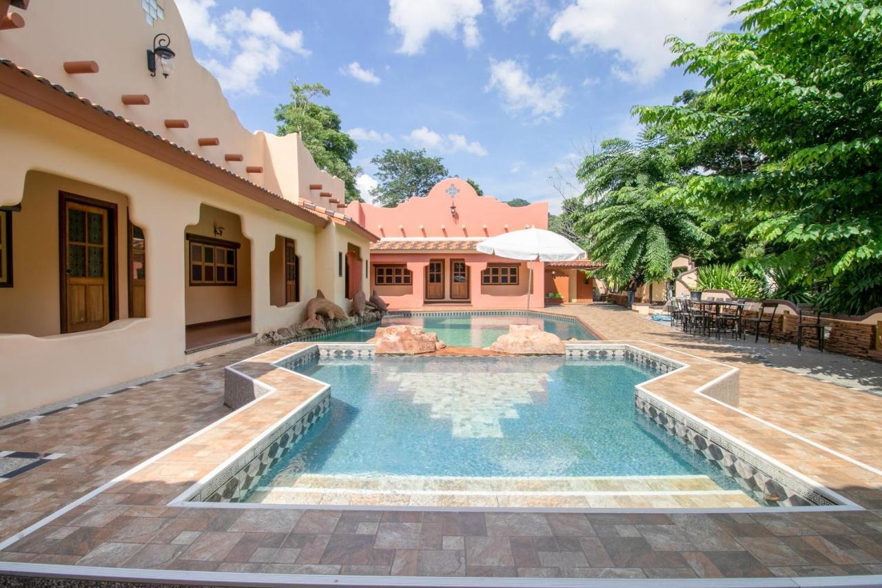Capital O 1110 Khaoyai Cowboy City Resort 慕斯 外观 照片