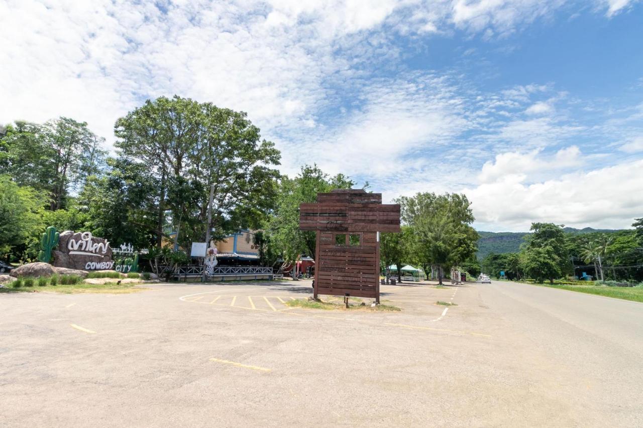 Capital O 1110 Khaoyai Cowboy City Resort 慕斯 外观 照片