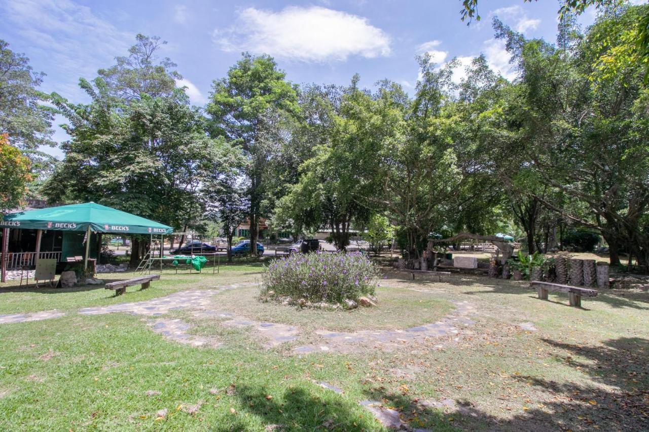 Capital O 1110 Khaoyai Cowboy City Resort 慕斯 外观 照片