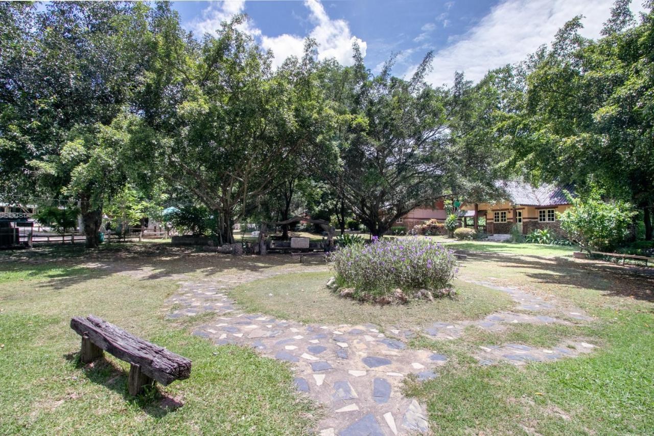 Capital O 1110 Khaoyai Cowboy City Resort 慕斯 外观 照片