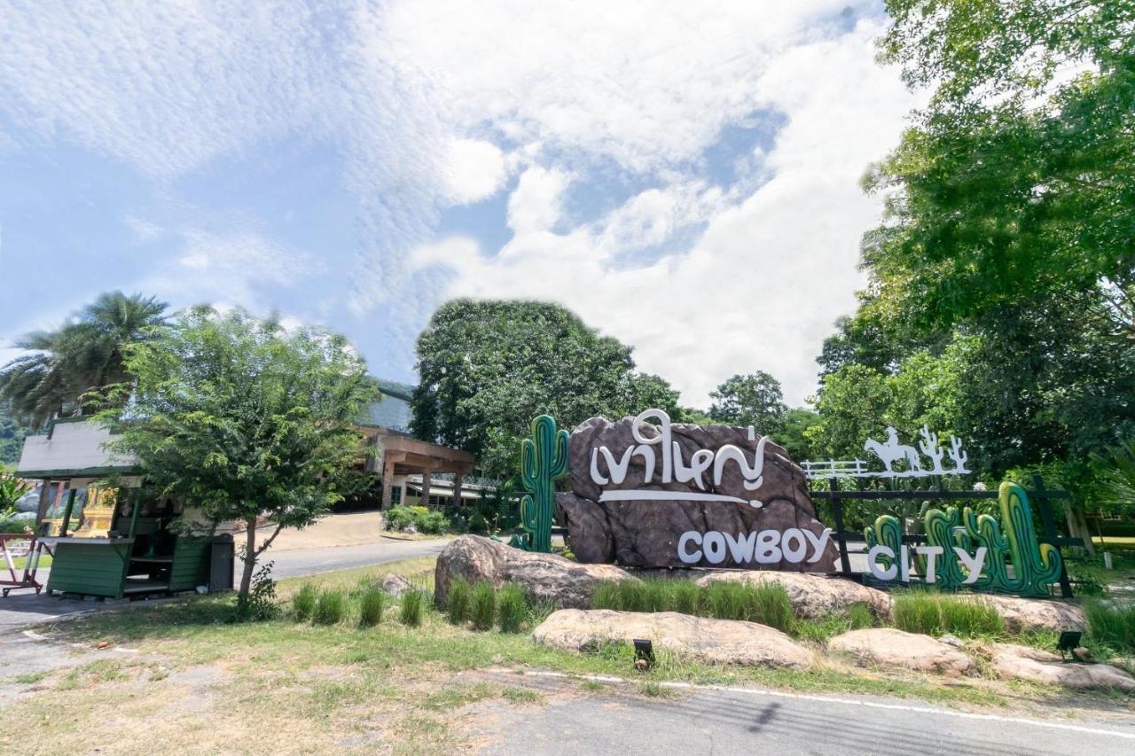 Capital O 1110 Khaoyai Cowboy City Resort 慕斯 外观 照片